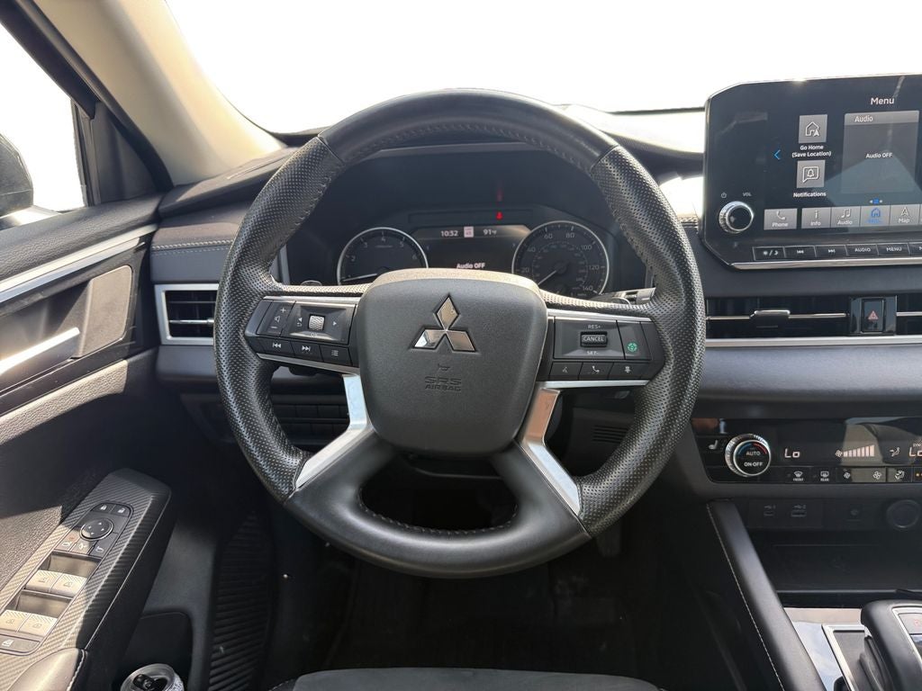2024 Mitsubishi Outlander Base