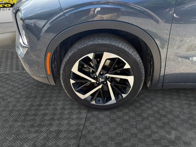 2024 Mitsubishi Outlander Base