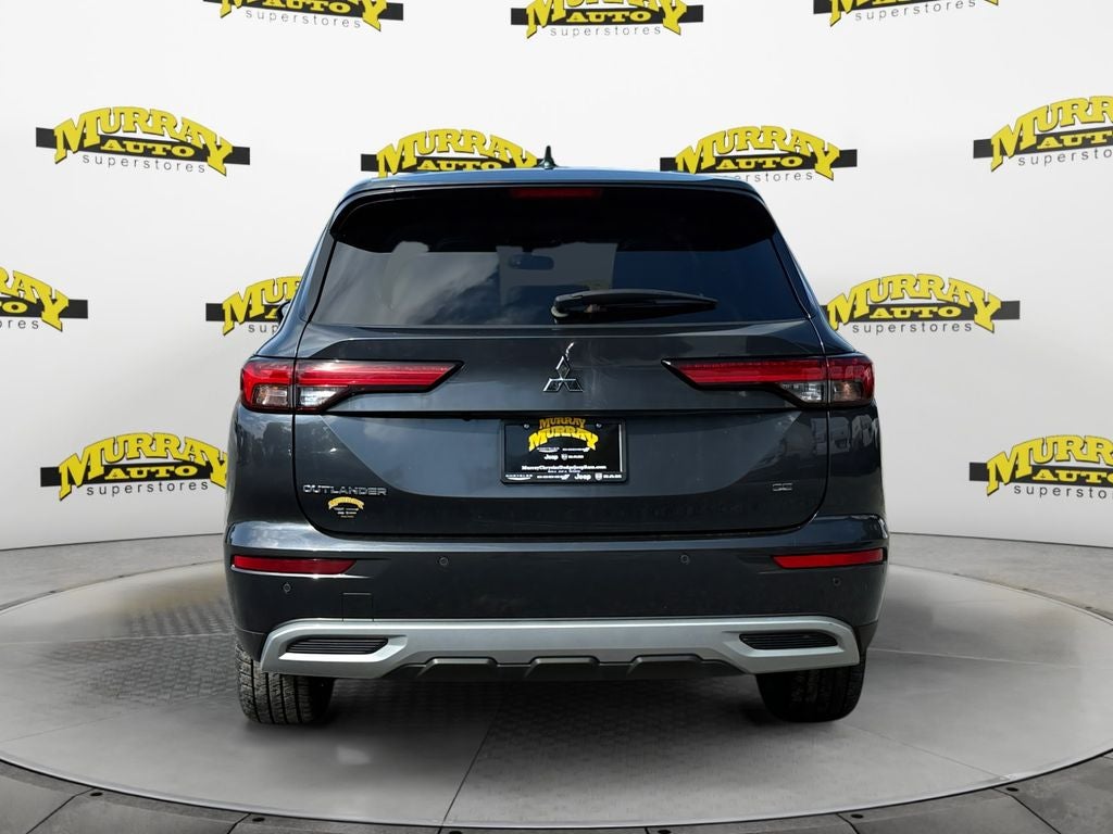 2024 Mitsubishi Outlander Base
