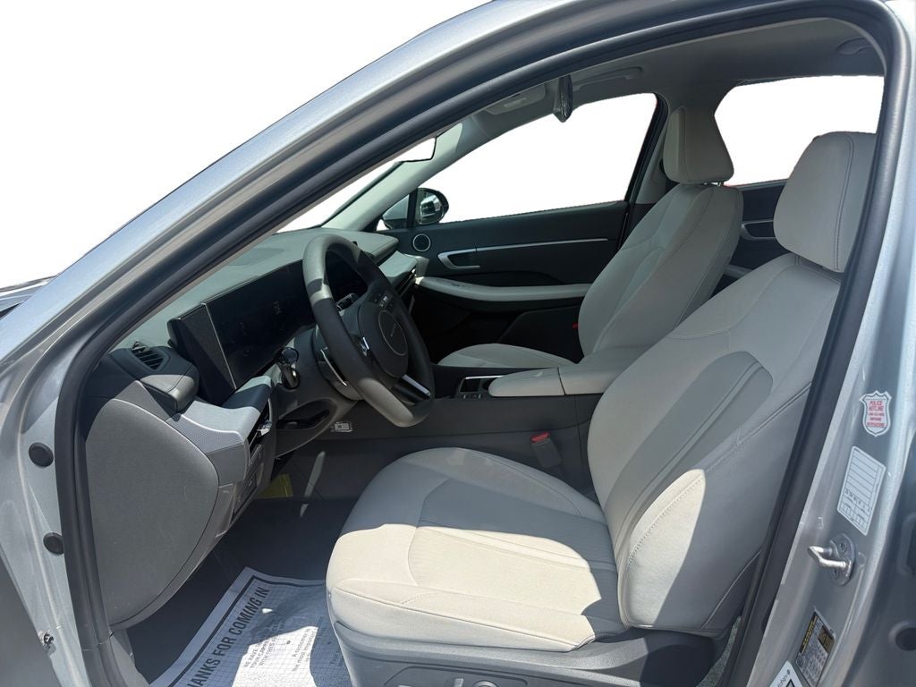2025 Hyundai Sonata SEL - Photo 9