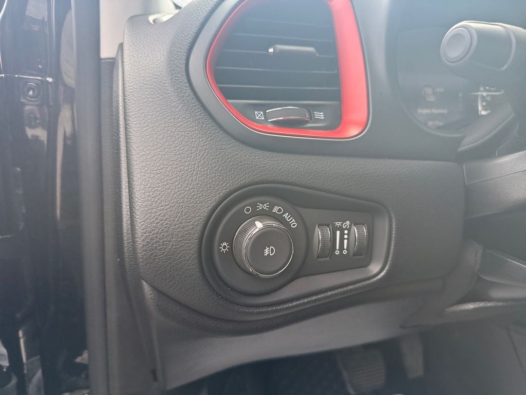 2023 Jeep Renegade Trailhawk - Photo 18