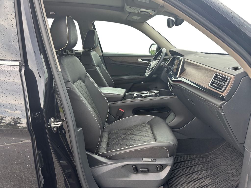 2025 Volkswagen Atlas 2.0T SEL Premium R-Line