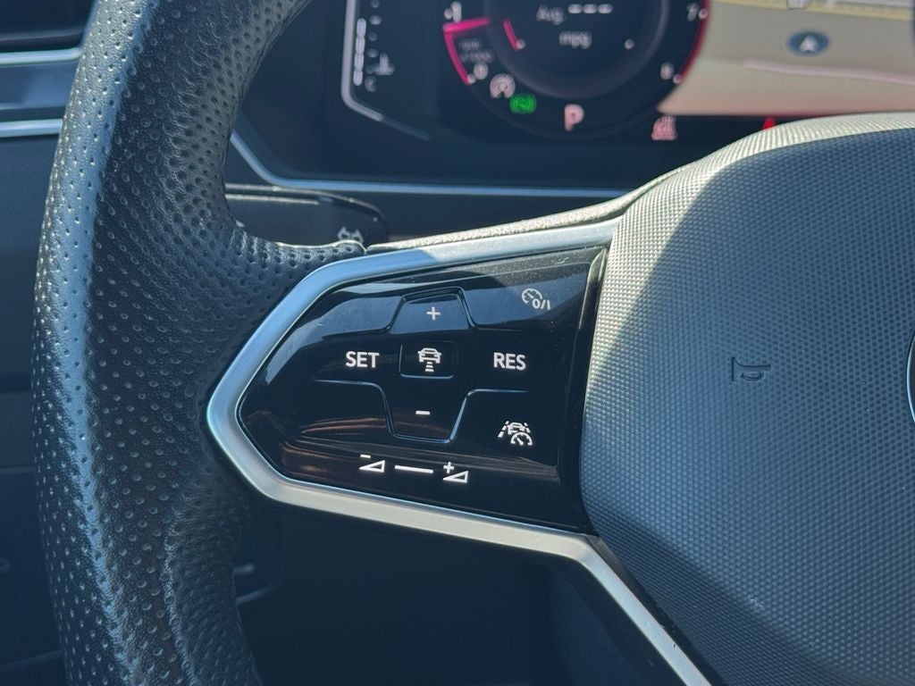 2022 Volkswagen Tiguan 2.0T SEL R-Line