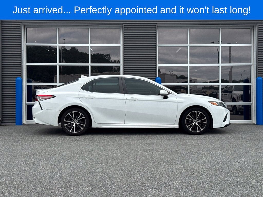 2019 Toyota Camry SE