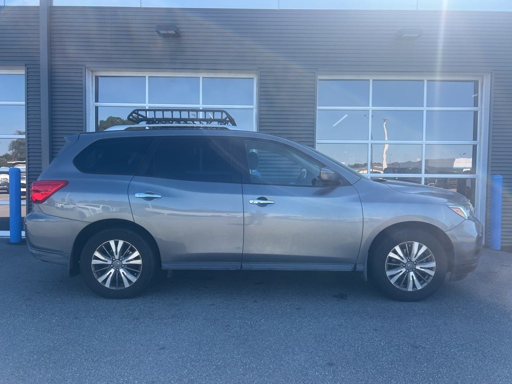 2019 Nissan Pathfinder S