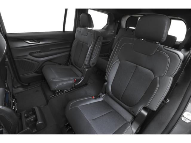 2027 Jeep Grand Cherokee GRAND CHEROKEE L LAREDO ALTITUDE 4X2